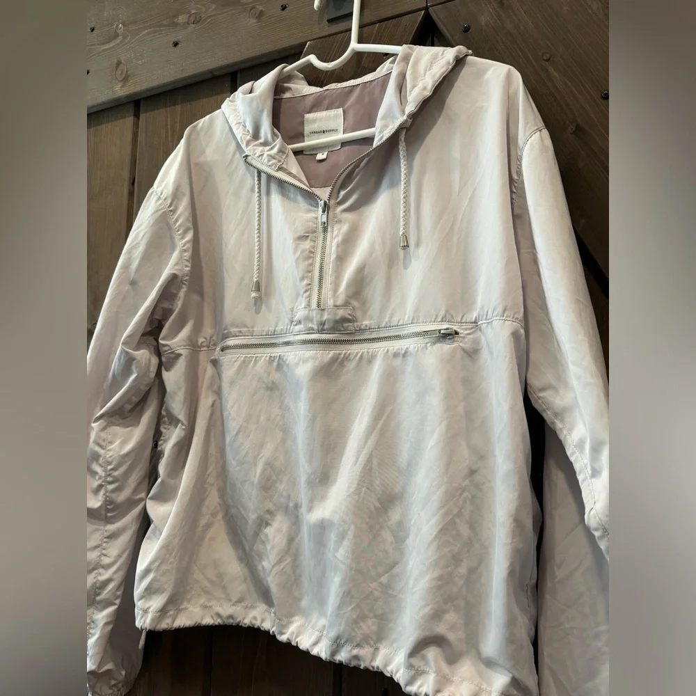 Thread Supply White windbreaker jacket with hood size Medium - Picture 2 of 5